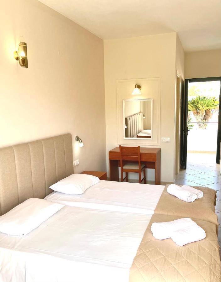 Oasis Beach Club Kavos Ngoại thất bức ảnh