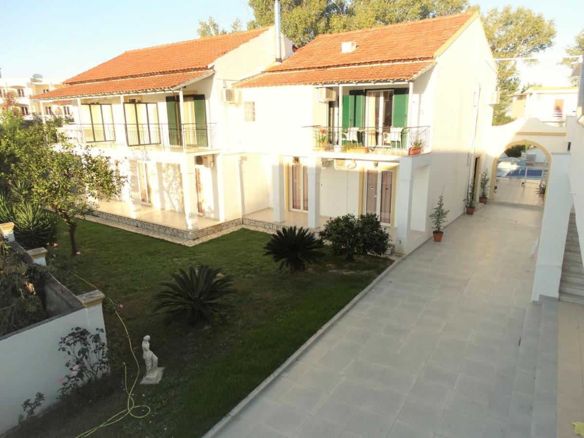 Oasis Beach Club Kavos Ngoại thất bức ảnh