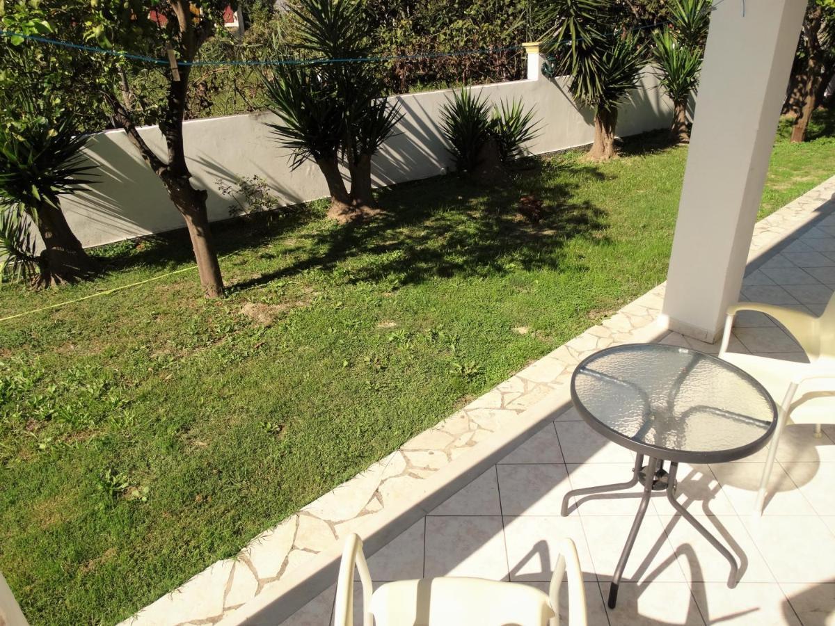 Oasis Beach Club Kavos Ngoại thất bức ảnh