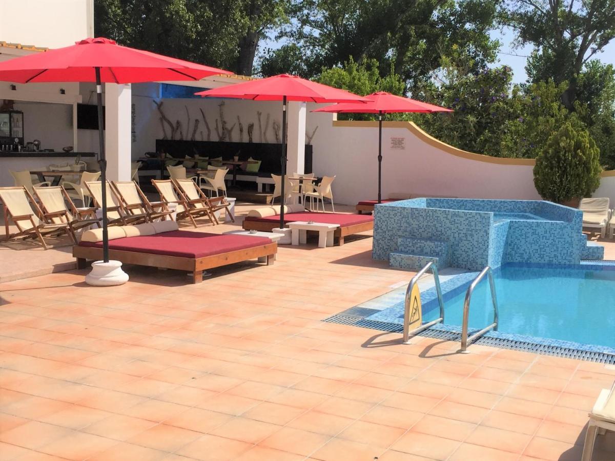 Oasis Beach Club Kavos Ngoại thất bức ảnh