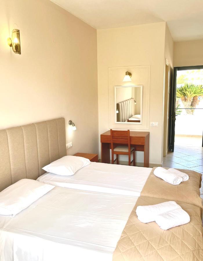 Oasis Beach Club Kavos Ngoại thất bức ảnh
