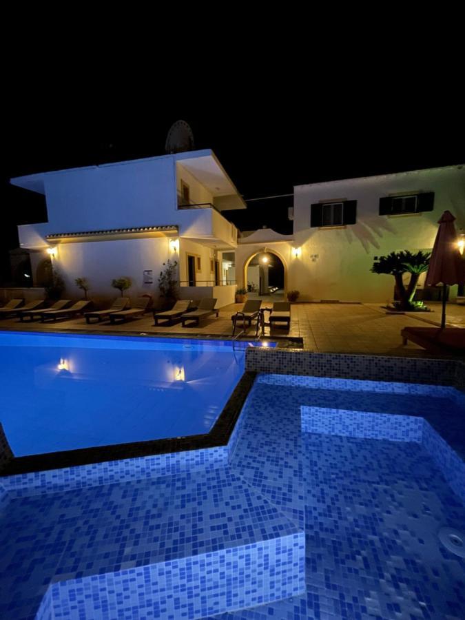 Oasis Beach Club Kavos Ngoại thất bức ảnh