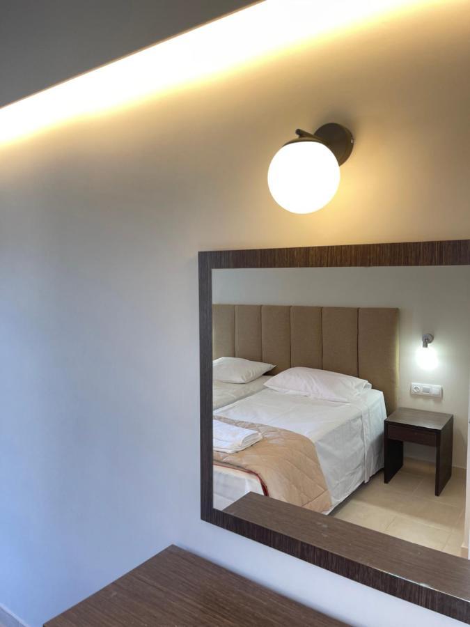 Oasis Beach Club Kavos Ngoại thất bức ảnh