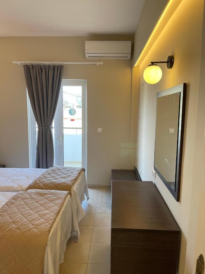 Oasis Beach Club Kavos Ngoại thất bức ảnh
