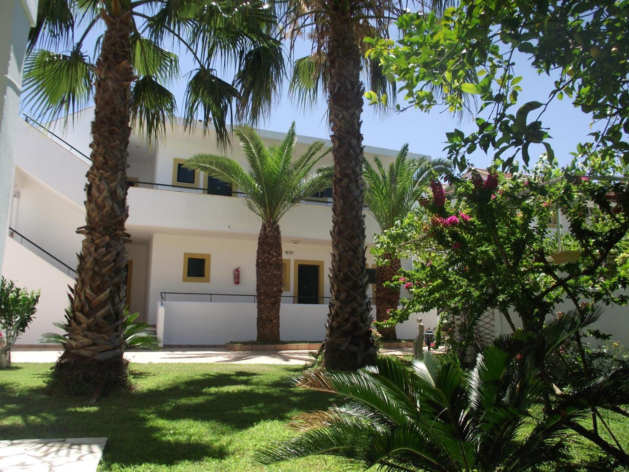 Oasis Beach Club Kavos Ngoại thất bức ảnh