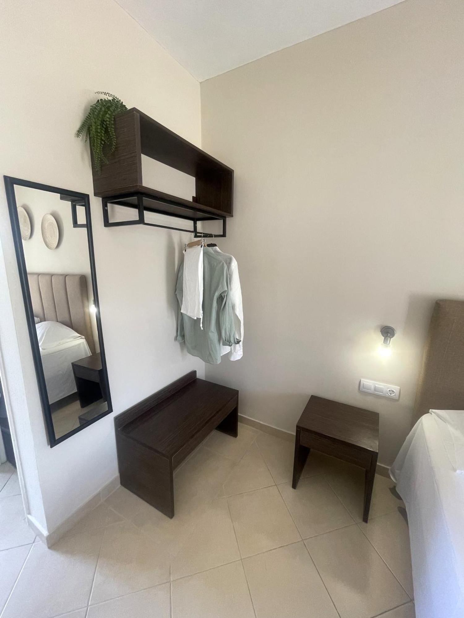 Oasis Beach Club Kavos Ngoại thất bức ảnh